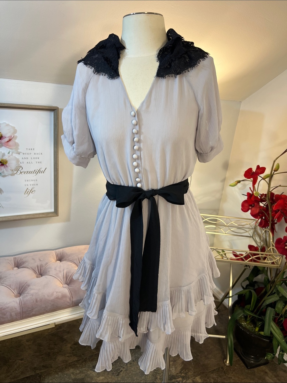 McGinn Light Chiffon Dress w/ Black Lace Collar, Bow Belt & Ruffles - Sz 2